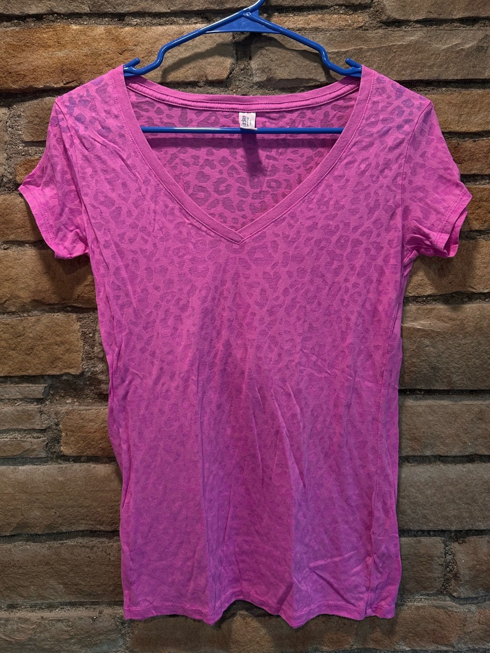 Tee Shop Leopard V-Neck Tee Size XS